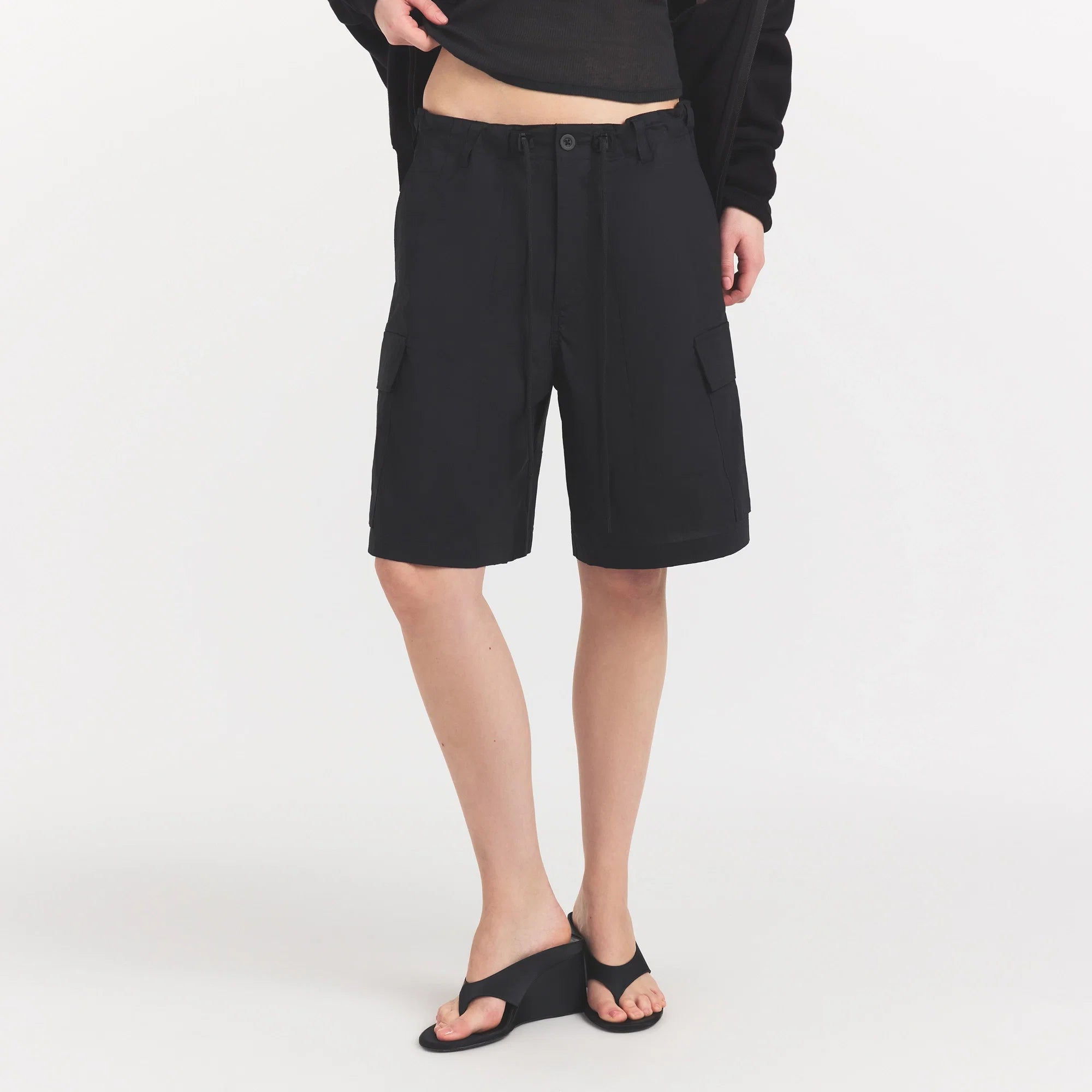 WOVEN COTTON OVERSIZED CARGO SHORT | ONYX
